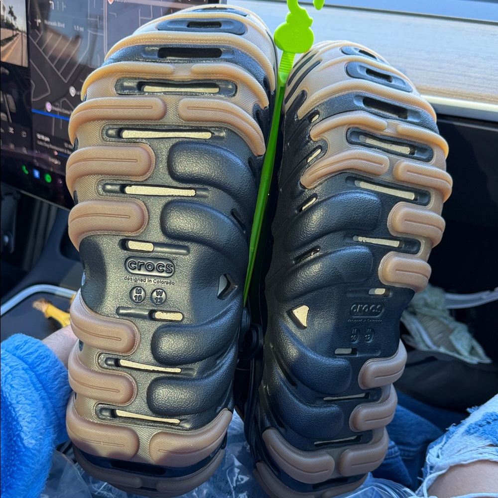 CROCS Kids' Black Sandals - Picture 2 of 7